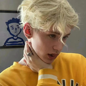 狗爷闯城中村 高清视频
